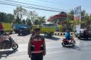 Polisi awasi SPBU, guna jaga ketertiban lalu lintas dan jaga pengawasan pengisian BBM, Senin, 19/10/2026.