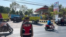 Polisi awasi SPBU, guna jaga ketertiban lalu lintas dan jaga pengawasan pengisian BBM, Senin, 19/10/2026.