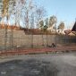 Caption: Lokasi Proyek RKB TK Roudlatul Ulum di Desa Jelgung, Tidak Tampak Papan Informasi di Lokasi pada Minggu 18/10/2026 (Sumber Foto: Istimewa Pilar Pos)