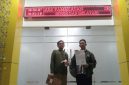 Advocad Akhmad Mausul Nasri, SH mendampingi Kliennya usai Laporan di Mapolres Pamekasan. 