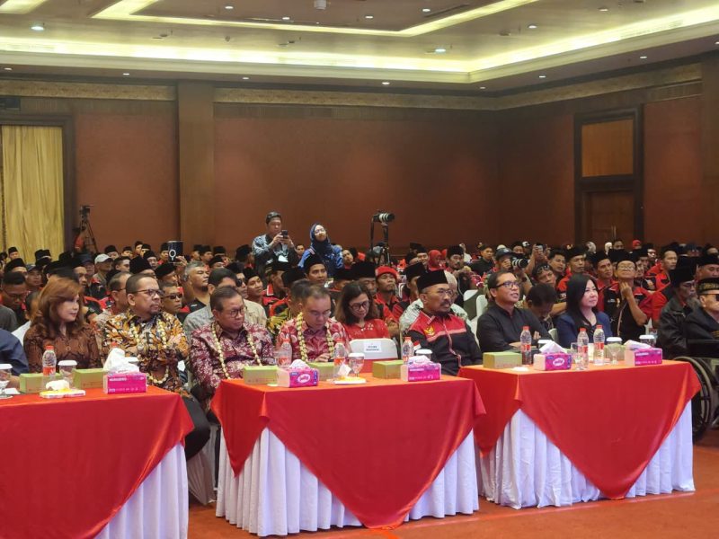 Gubernur DKI Jakarta jajaran tokoh nasional, di antaranya Wakil Ketua DPR RI, Dewan Pertimbangan Presiden (Wantimpres), serta Wakil Menteri Ketenagakerjaan RI. Hadir pula Ketua Umum DPP Madas Nusantara, Drs. Kanjeng Raden Yusuf Rizal, SH., SE., M.Si., serta mantan anggota DPR RI sekaligus Pembina DPP Madas Nusantara, Achmad Baidowi. Ballroom Pekan Raya Jakarta (PRJ) Kemayoran, Jakarta Pusat. Minggu, 25/10/2026.