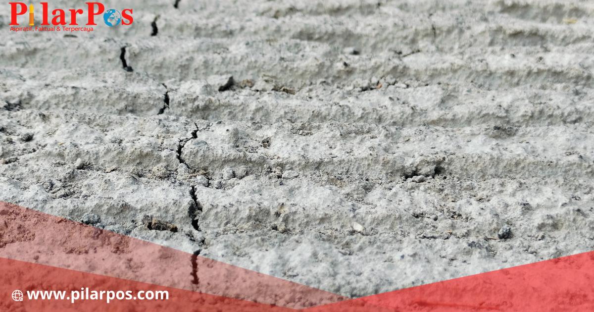 Walau Pakai Ready Mix: Rabat Beton di Desa Gunung Eleh Sampang, Dalam ...
